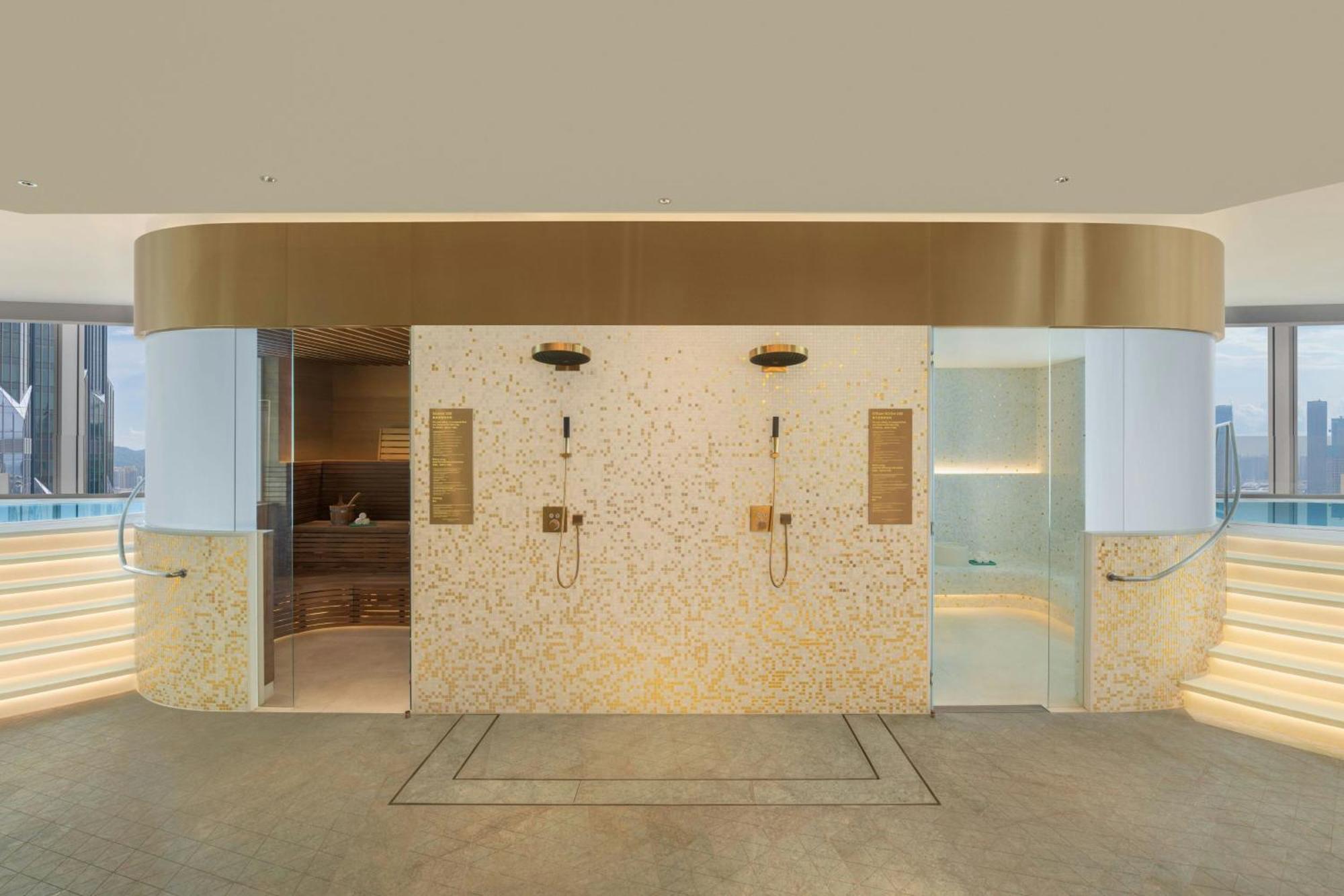 W Macau - Studio City Luaran gambar A shower room