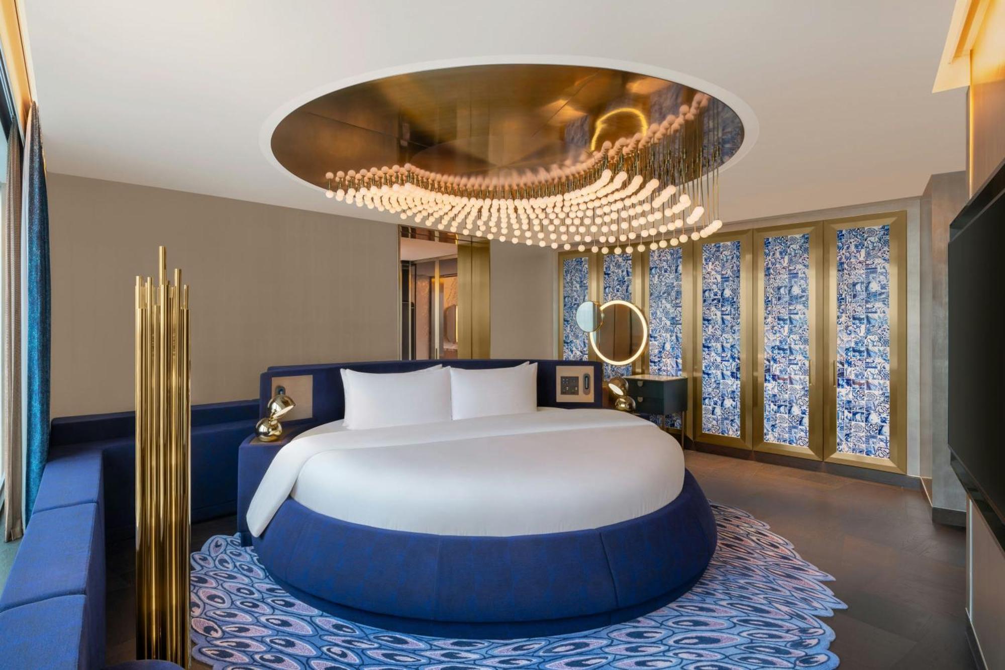 W Macau - Studio City Luaran gambar A bedroom at the hotel