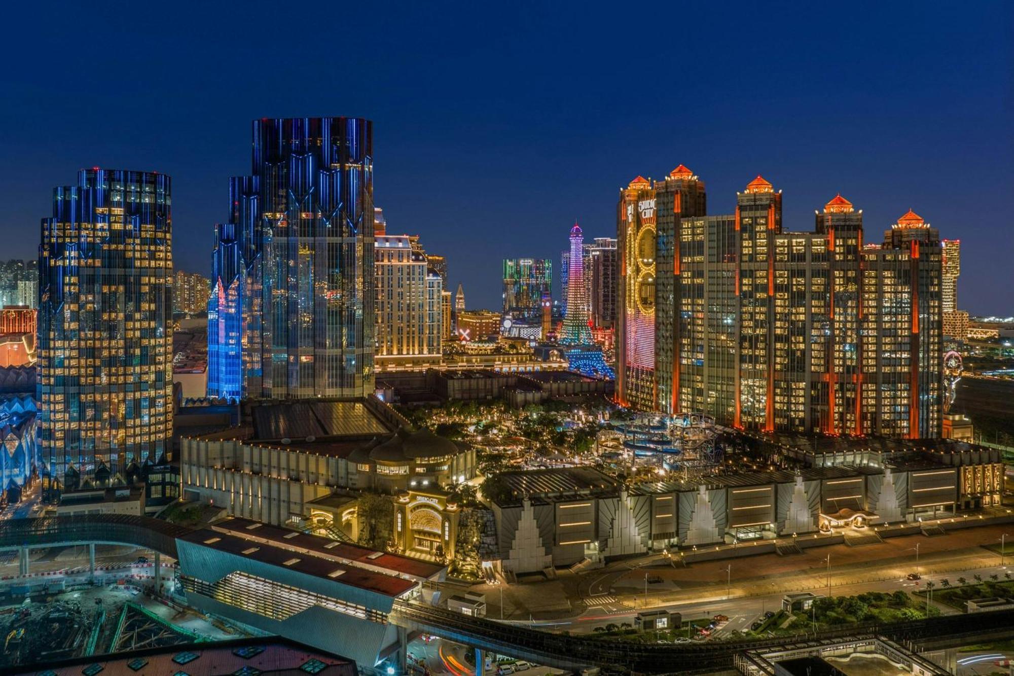 W Macau - Studio City Luaran gambar View of the district